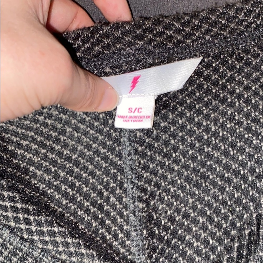 sweater - Picture 2 of 2